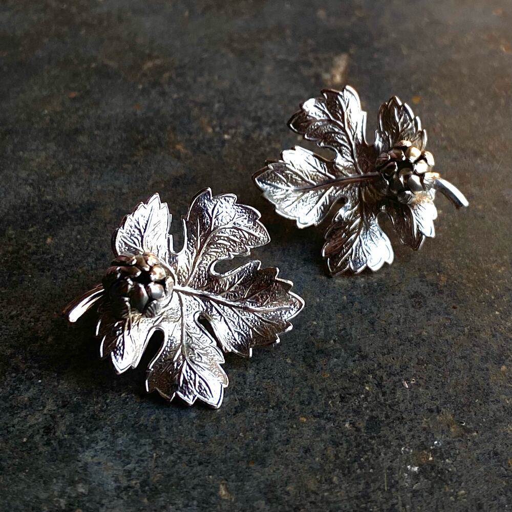 Vtg 90s Silver Toned Maple Leaf Acorn Clip On Earrings